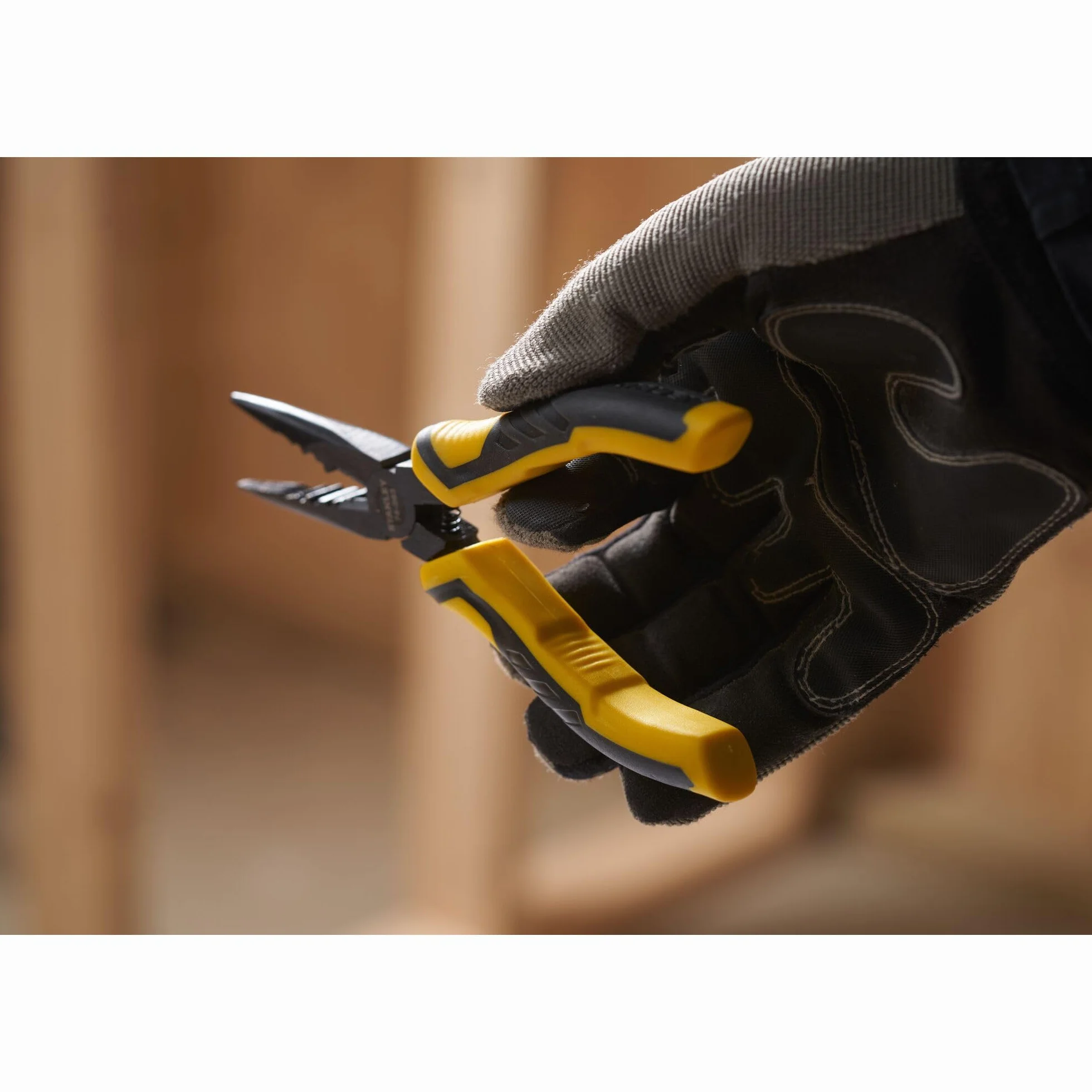 STANLEY Solidny Szczypce control grip boca długa 200mm dla profesjonalistów i majsterkowiczów do codziennego użytku 200mm