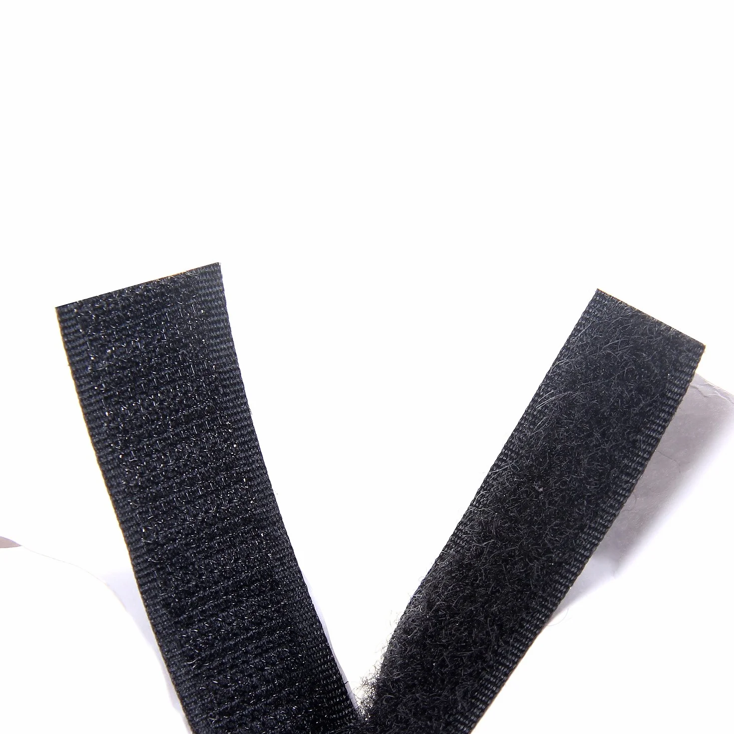 TUKA 25 metrów x 20 mm Samoprzylepna taśma haczykowa i klamra, samoprzylepna taśma na zarysowania, taśmy samoprzylepne z haczykami i pętlami, szerokość 20 mm, haczyk 25 m i klamra 25 m, czarna,