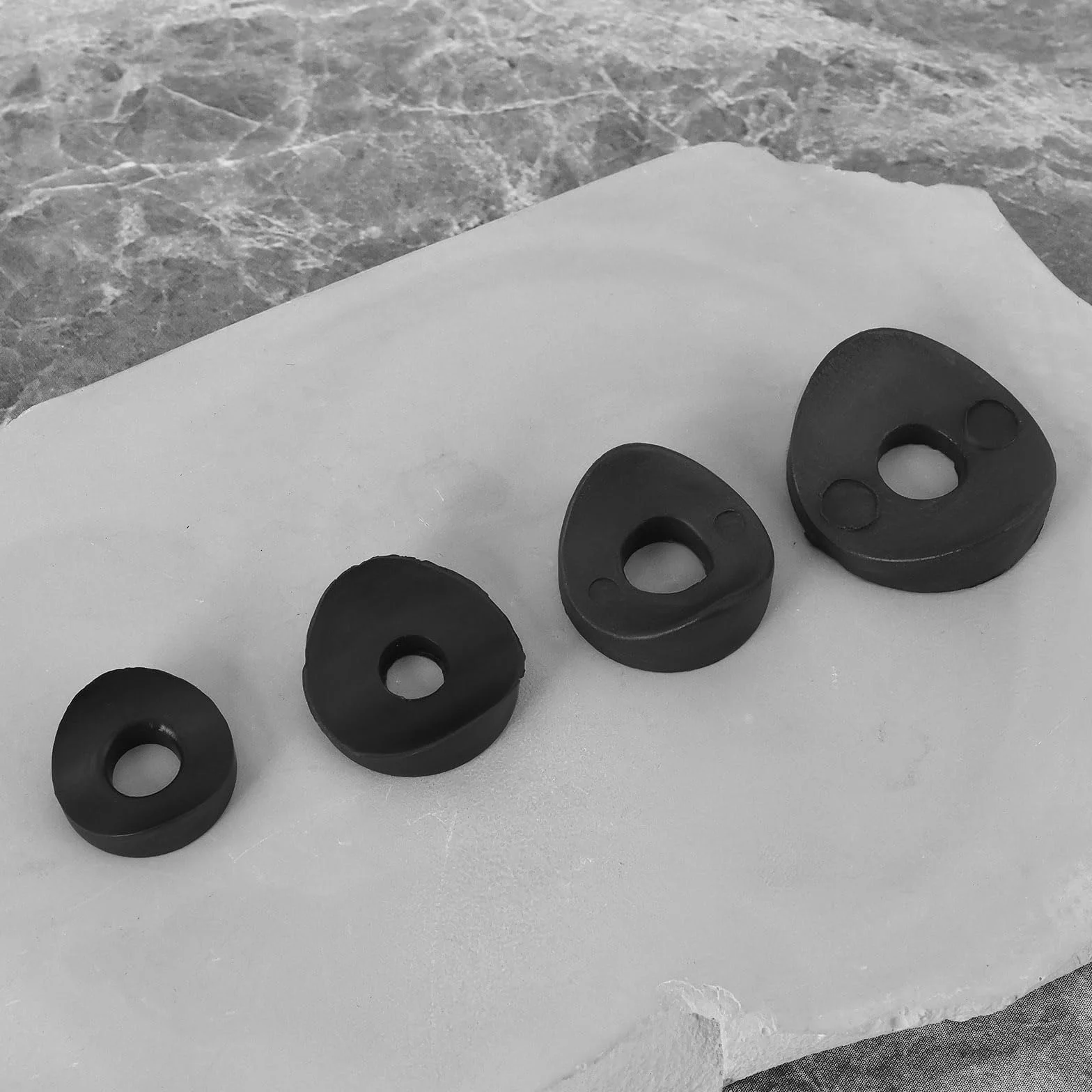 SG Store 100 szt. tulei dystansowych okrągłych podkładek do rur M6 M8 czarne plastikowe zakrzywione podkładki plastikowe tuleje dystansowe okrągłe uszczelki rurowe do stóp mebli