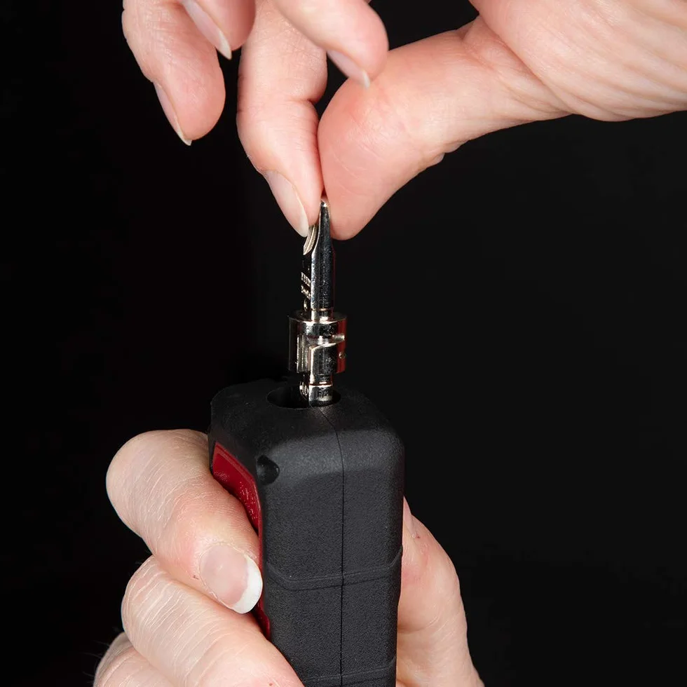 Narzędzie do dziurkowania udarowego, ostrze 66/110, sprężynowe, MIM z gniazdem bagnetowym, gniazdem Twist-and Lock, Data Punchdown Klein Tools VDV427-300