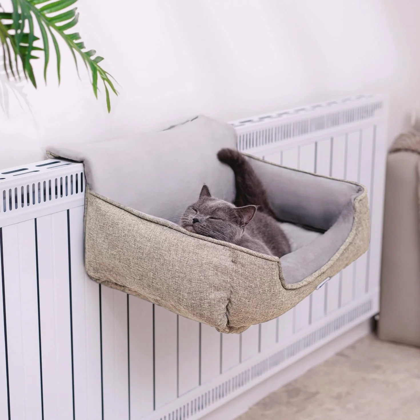 Happi N Pets Łóżko dla kota ogrzewane, ciepłe i stabilne siedzisko dla dużych kotów, z zmywalną pluszową poszewką, regulowanym metalowym haczykiem, wygodny hamak, beżowe