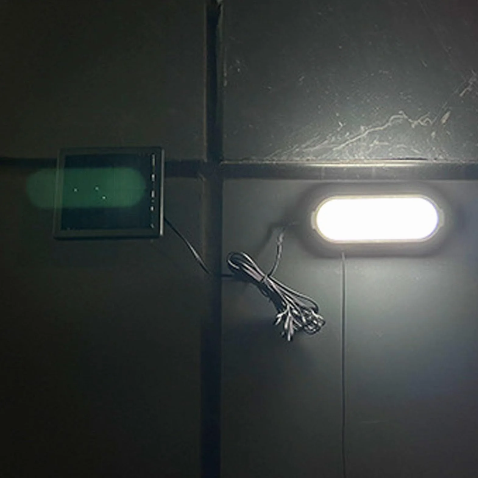 Solar Shed Light, Wodoodporne białe światło Solarne wiszące lampy zewnętrzne, LED Solar Powered Barn Light, Solarne oświetlenie wewnętrzne do altany, szopy, garażu, stodoły