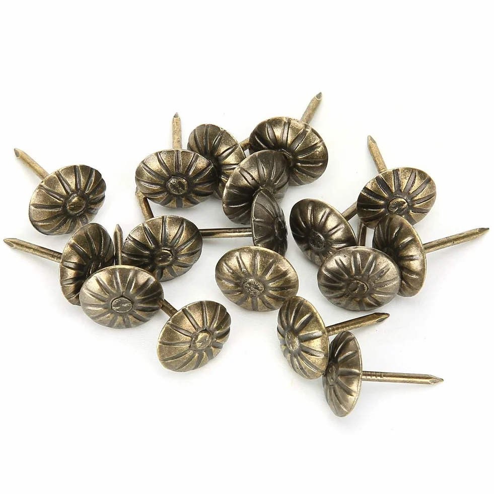 500 szt. 11 x 16 mm gwoździe do mebli akcesoria tapicerskie chryzantema wzór retro brązowe żelazne gwoździe do sofy korka stała dekoracja