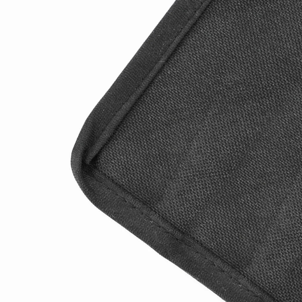 Amazon Basics Osłona na tylne siedzenie, wodoodporna, ochraniacz dla zwierząt domowych, 142,24 cm x 119,38 cm, czarny