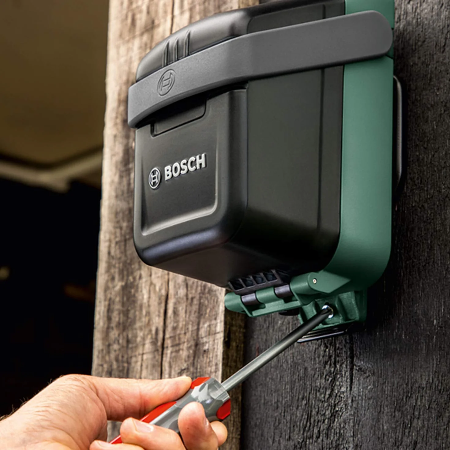Bosch Adaptery do Ściany i Zbiornika Wody Deszczowej GardenPump 18V-2000, System 18V