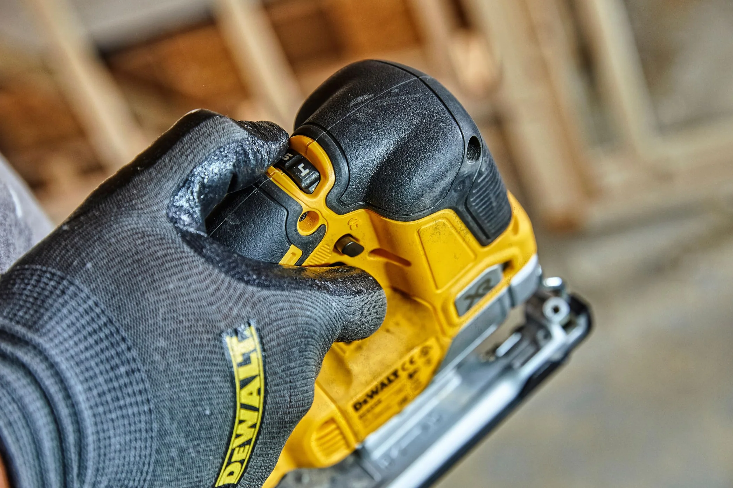Dewalt Wyrzynarka Akumulatorowa, Żółty, 135 mm