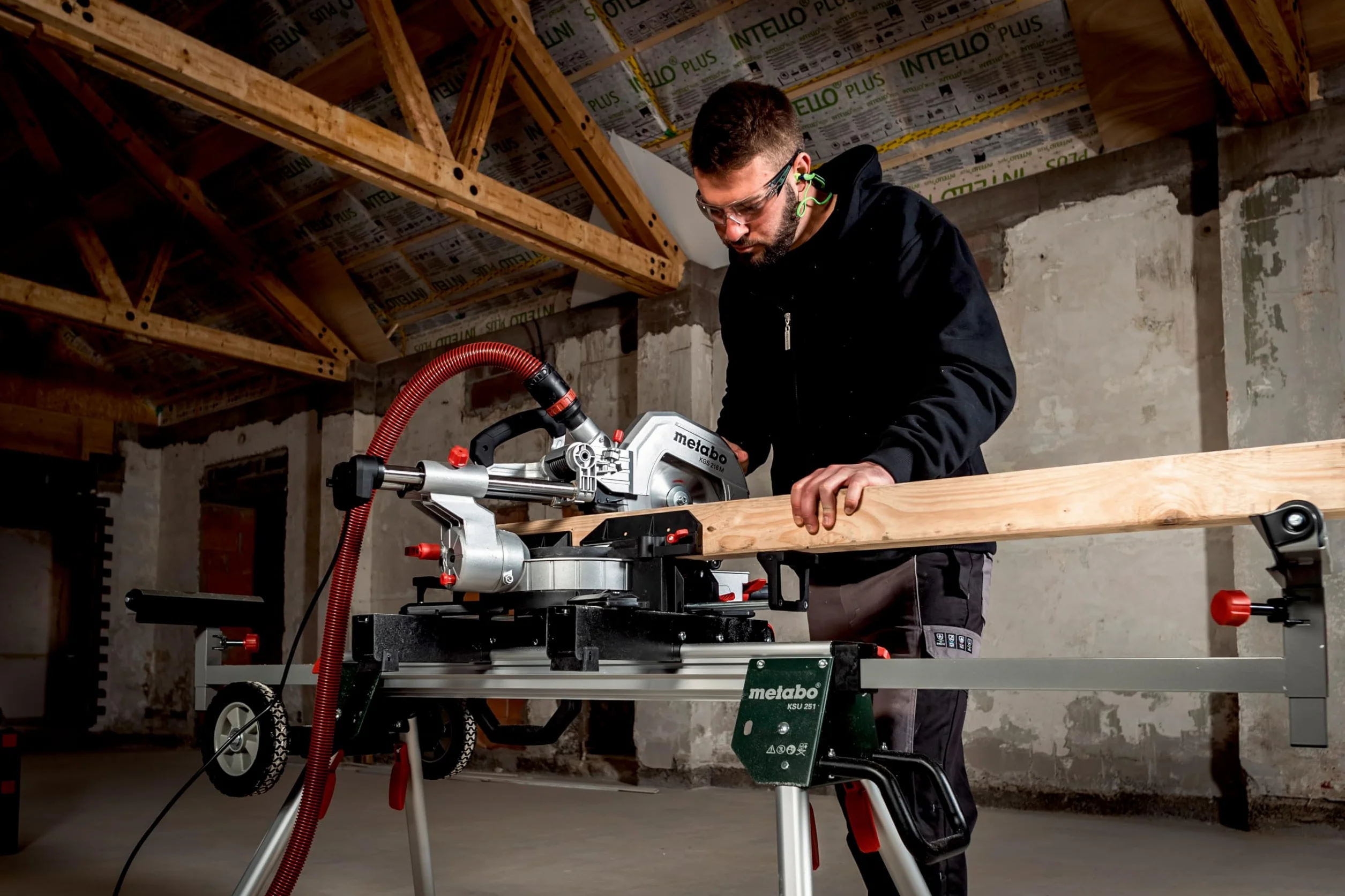 Metabo ukośnica KGS 254 M – 613254000 – Z funkcją Precision Cut Line, tarcza 254 mm i funkcja posuwu – Długość kabla 2 m
