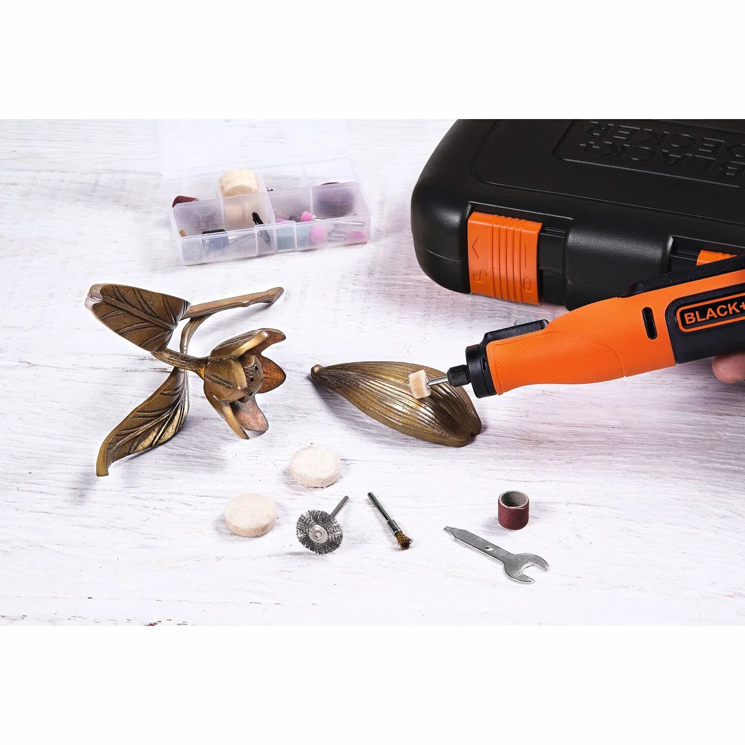 BLACK+DECKER BCRT8IK-XJ Wielofunkcyjny obrotowy 7.2V, 1.5 Ah, 53 Akcesoria w Teczce, 7.2 V