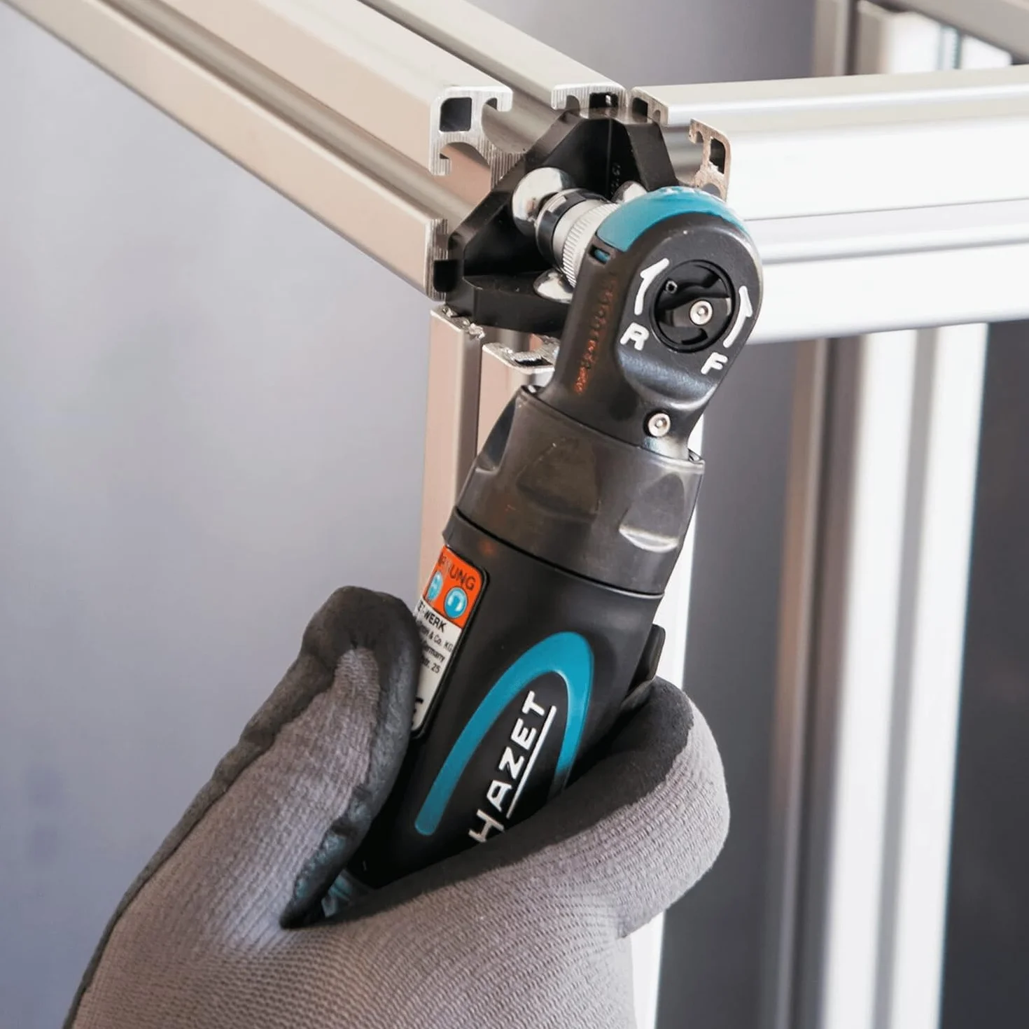 HAZET mini wkrętak z grzechotką 9021P-2 I krótka konstrukcja, 250 obr/min, niski poziom wibracji I wyjście: napęd kwadratowy 6,3 mm (1/4 cala) I do trakcji ręc