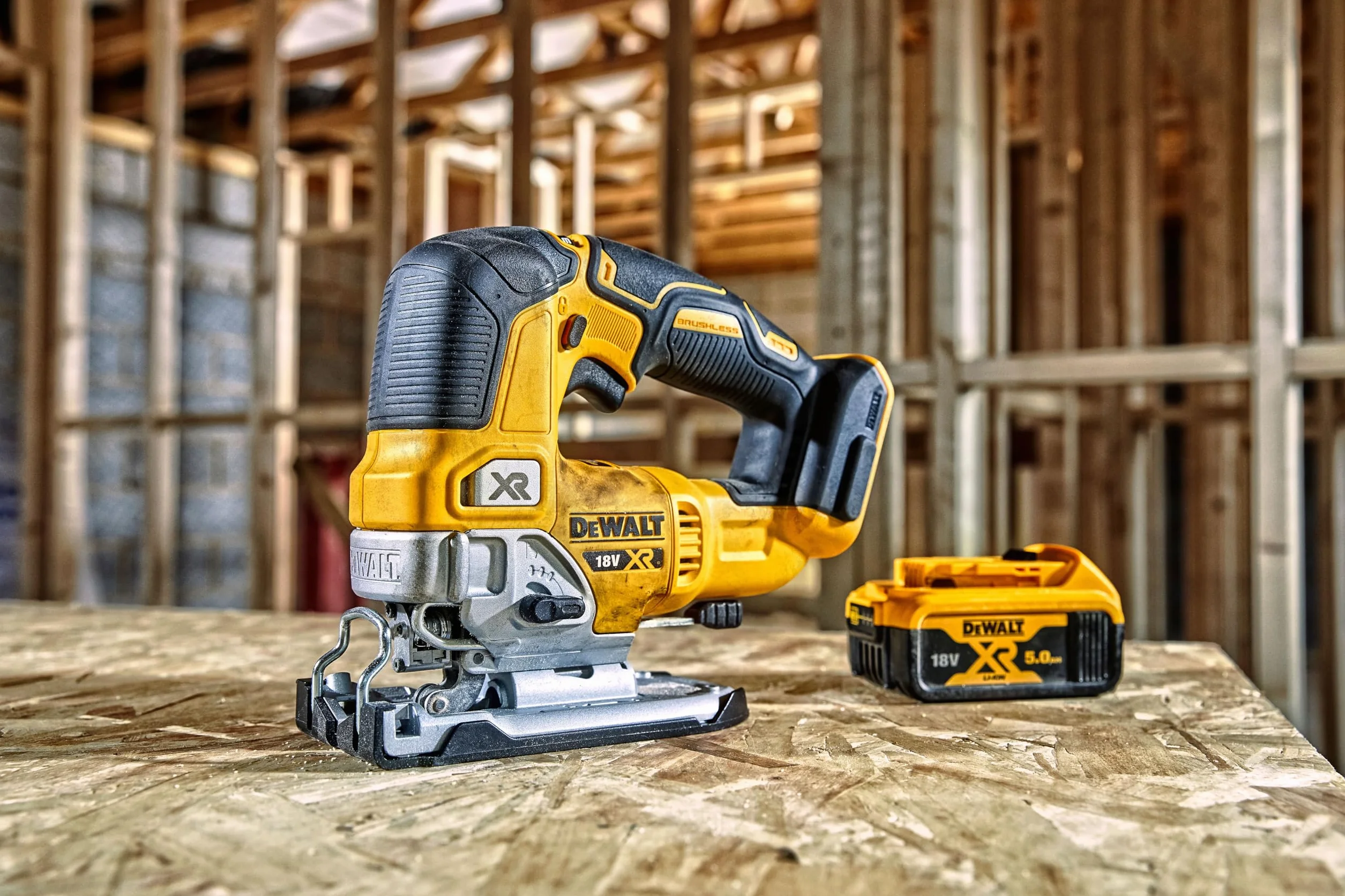 Dewalt Wyrzynarka Akumulatorowa, Żółty, 135 mm