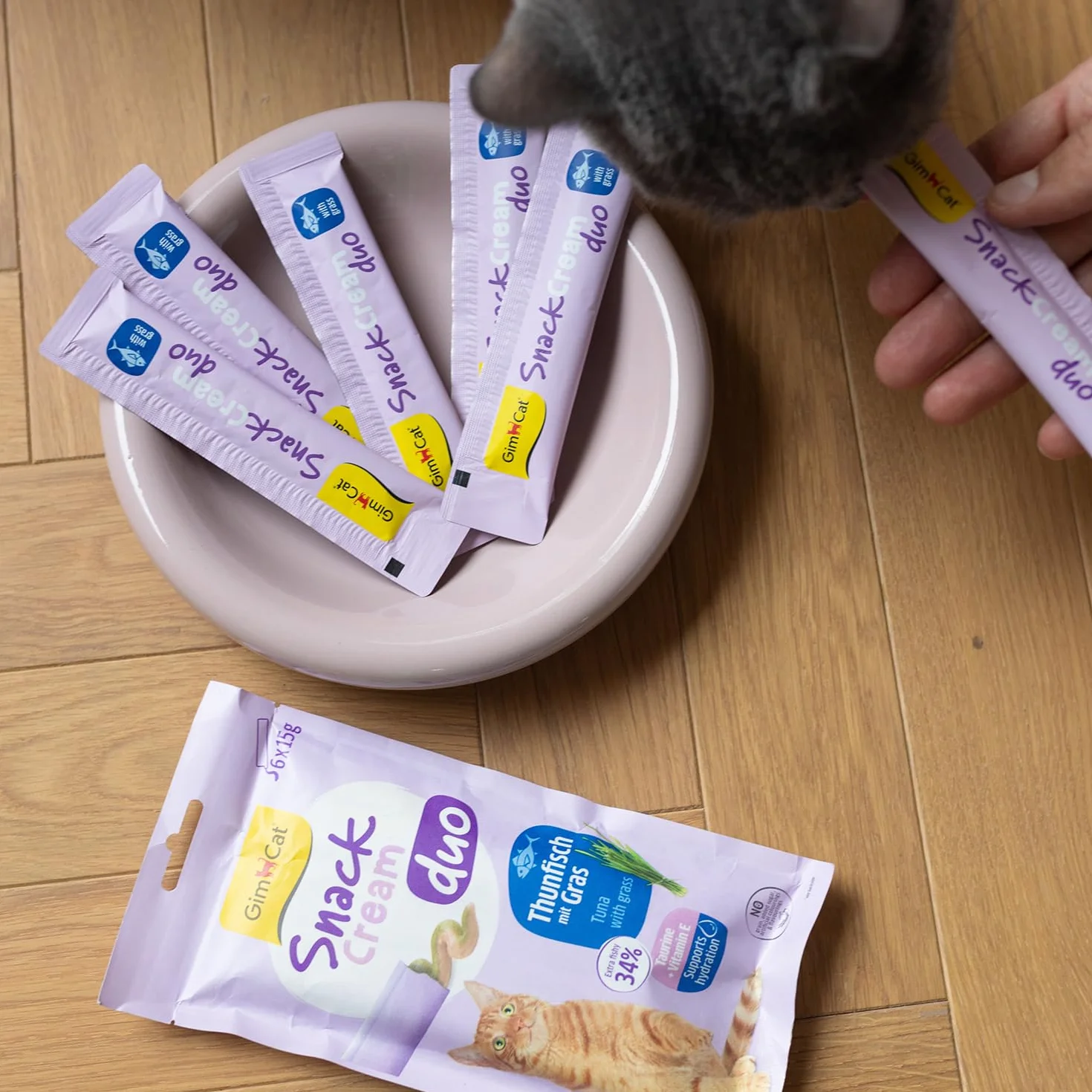 GimCat Snack Cream Duo Tuńczyk i trawa – pyszny krem na przekąski dla kotów w praktycznych, pojedynczo zapakowanych porcjach – 6 sztuk (6 x 15 g)