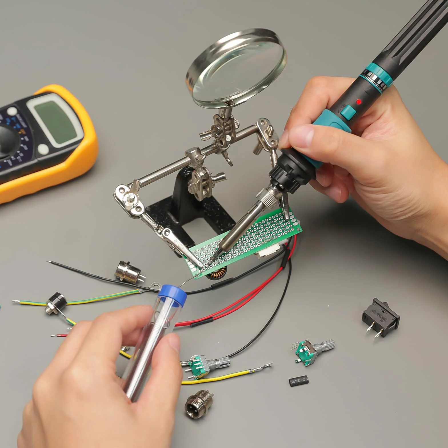 YIHUA 947-IX przenośny zestaw lutowniczy z regulacją temperatury
