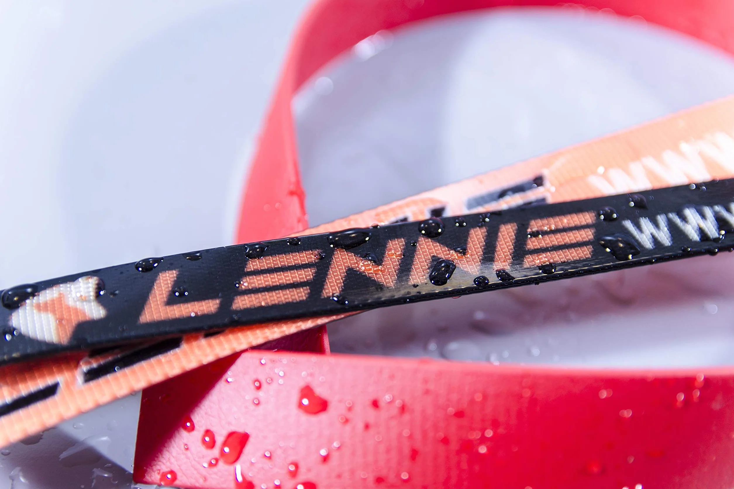 LENNIE Wodoodporna smycz treningowa dla małych i dużych psów, Made in Germany, Easycare, 5 m, 8 m, 10 m, 15 m, smycz dla psa z paskiem na rękę, lekka, wytrzymała [neonowa pomarańcza, 8 mm (do 10 kg