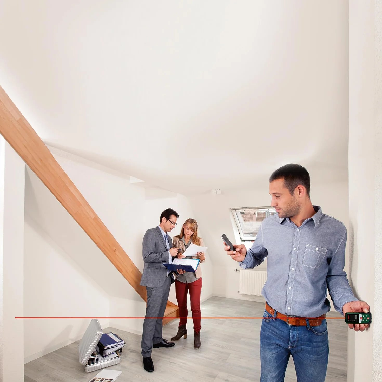 Bosch Dalmierz laserowy UniversalDistance 50 C (precyzyjny pomiar odległości w zakresie do 50 m, komunikacja przez Bluetooth, funkcje pomiarowe, opakowanie kartonowe E-Commerce)