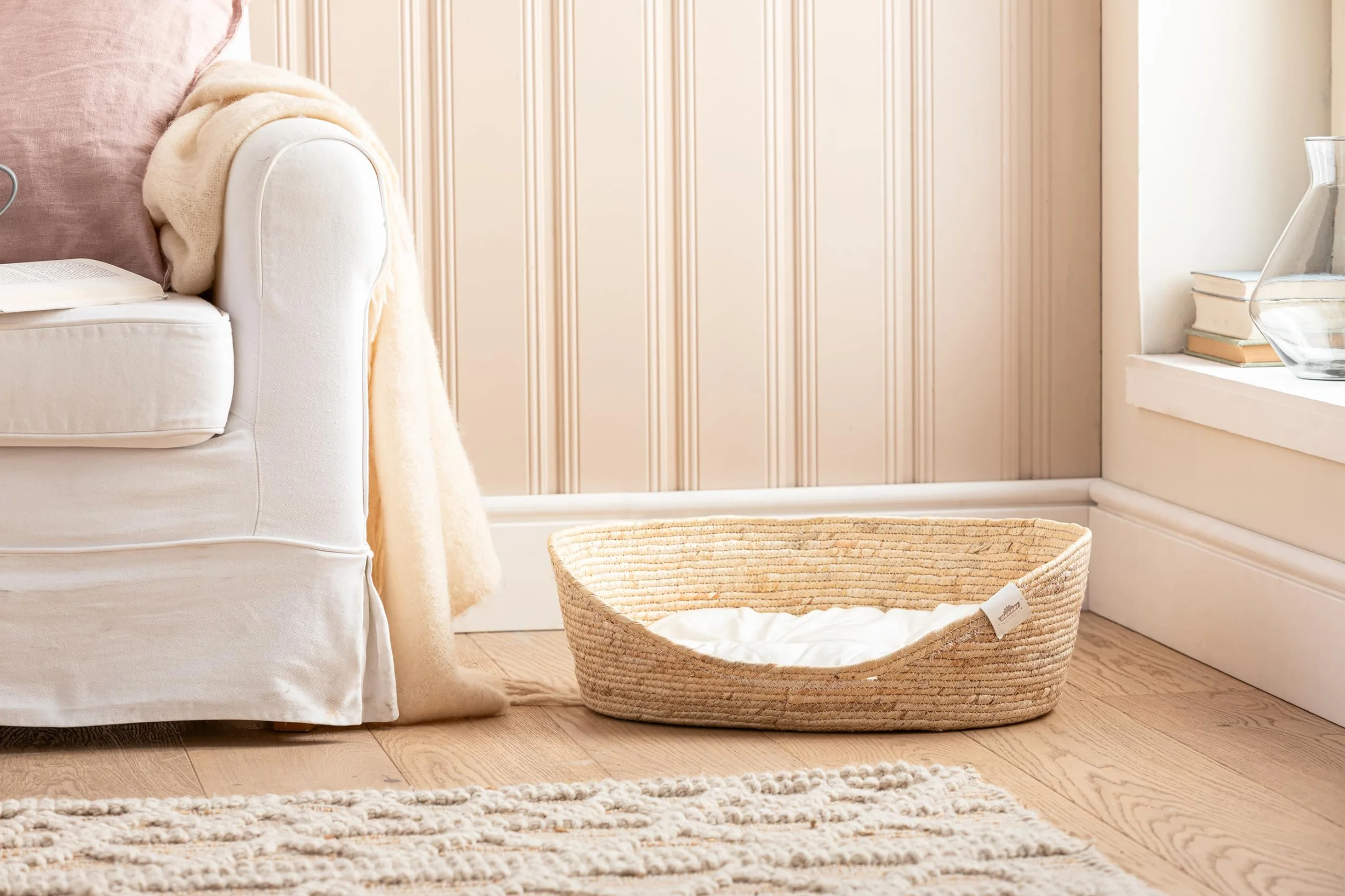 Dehner Premium Miękkie łóżko do głębokiego snu 58 x 48 x 18 cm materiał naturalny pluszowy biały beżowy