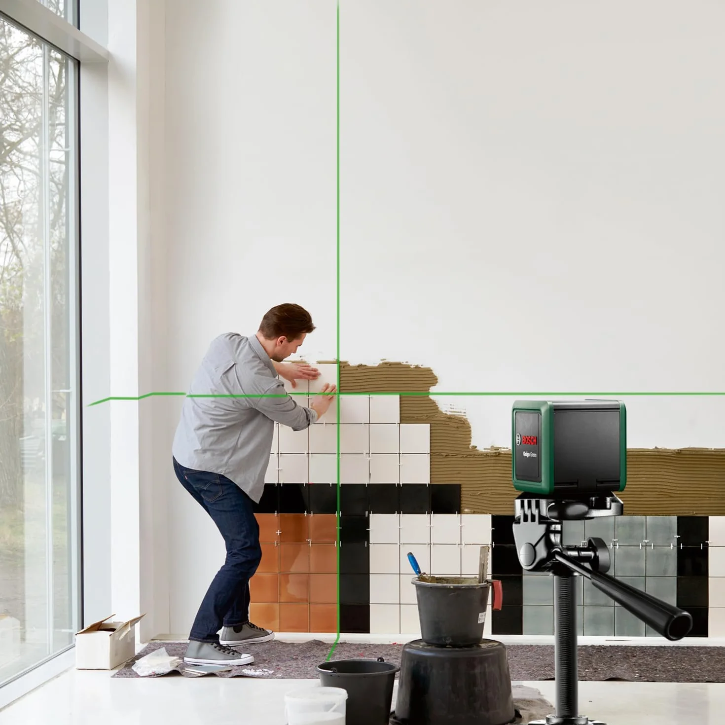 Bosch Home And Garden Laser Krzyżowy Quigo Green ze Statywem (Łatwe i Precyzyjne Wyrównywanie Elementów Dzięki Zastosowaniu Zielonej Wiązki Lasera o optymalnej Widoczności, Opakowanie Kartonowe)