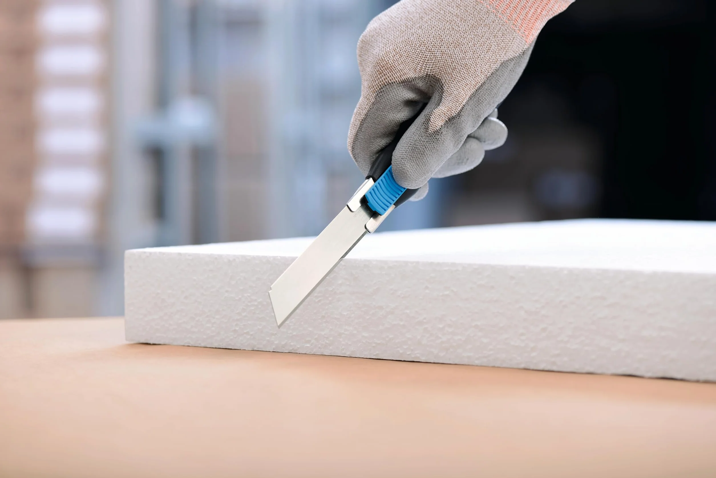MARTOR Nóż bezpieczeństwa z automatycznym chowanym ostrzem, SECUNORM 380, profesjonalny nóż segmentowy, długie ostrze, dla prawo- i leworęcznych, produkcja, certyfikat GS