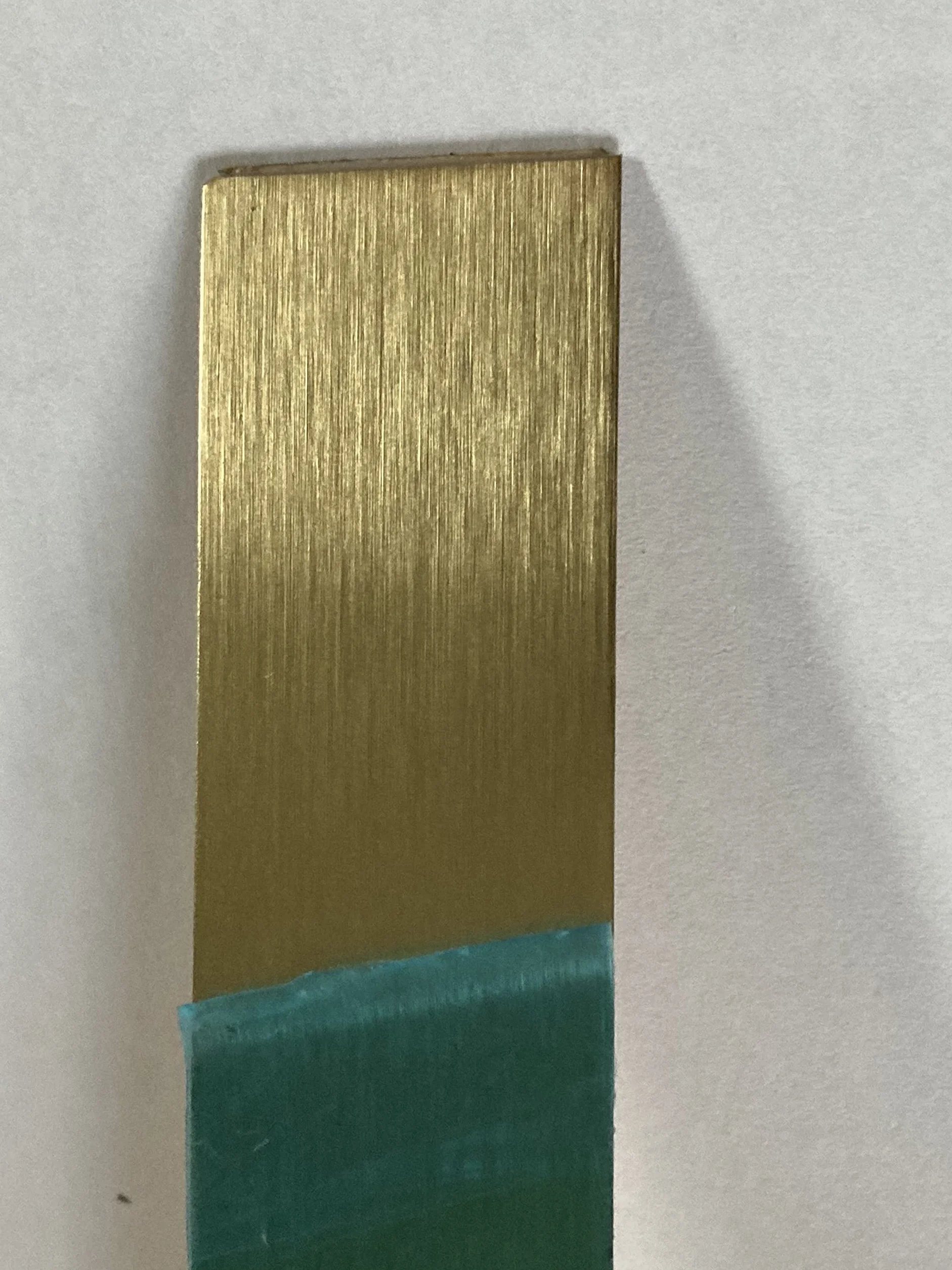 Mosiądz szczotkowany dł. x szer. x wys. 2500 x 60 x 0,5 mm samoprzylepna taśma blaszana, cięta blacha, listwa, listwa ozdobna, pasek ozdobny, pasek, listwa płaska, listwa osłonowa, listwa okienna