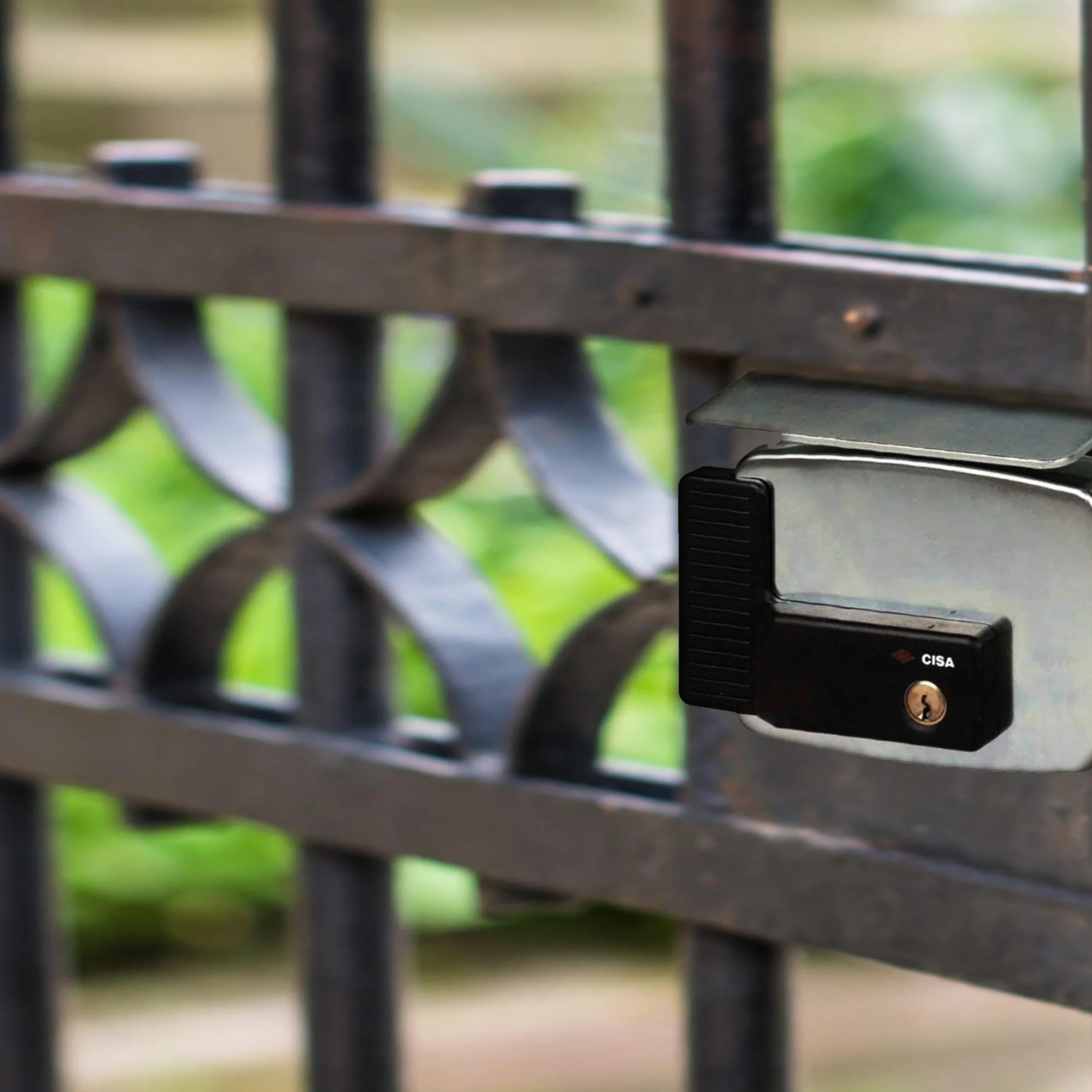 Cisa elektryczny zamek felgowy 12 V ocynkowany Entry 60 prawy