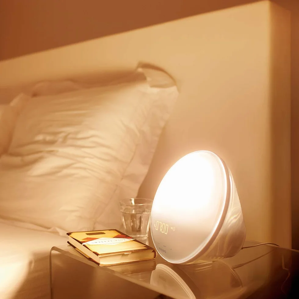 Philips SmartSleep Wake Up Light, kolorowa symulacja wschodu i zachodu słońca, 7 naturalnych dźwięków, radio FM i lampa do czytania, drzemka z kranem (model HF3531/01)