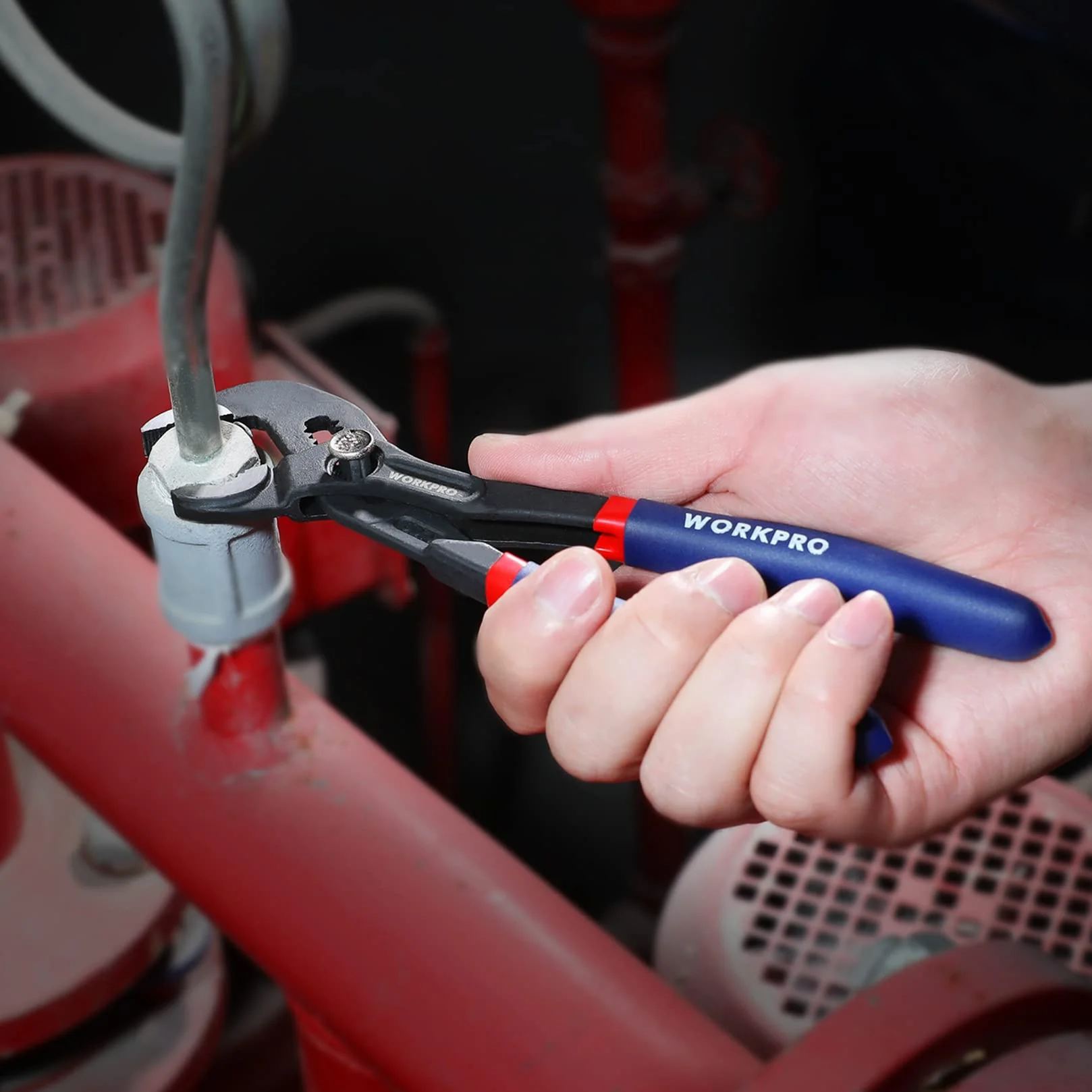 WORKPRO Profesjonalne szczypce do pomp wodnych 180mm Cr-V Regulowane szczypce do rur