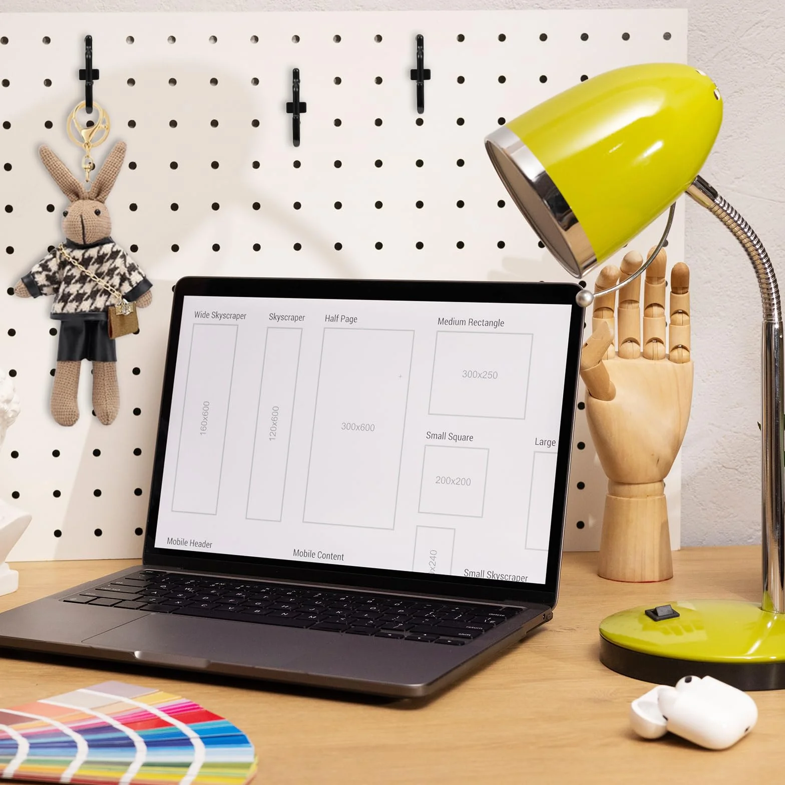Czarne haczyki do tablic pegboardowych, 1/10.2 cm plastikowe haczyki do pegboardów, haczyki J do ekspozycji ściennej, asortyment haczyków do wieszania narzędzi, biżuterii, naszyjników, kluczy