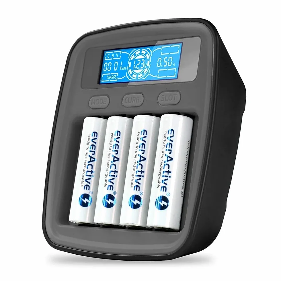 Inteligentna ładowarka do akumulatorów AAA/AA Ni-MH/Ni-Cd, LCD, USB-C, 4 sloty, tryby ładowania/rozładowania/testowania