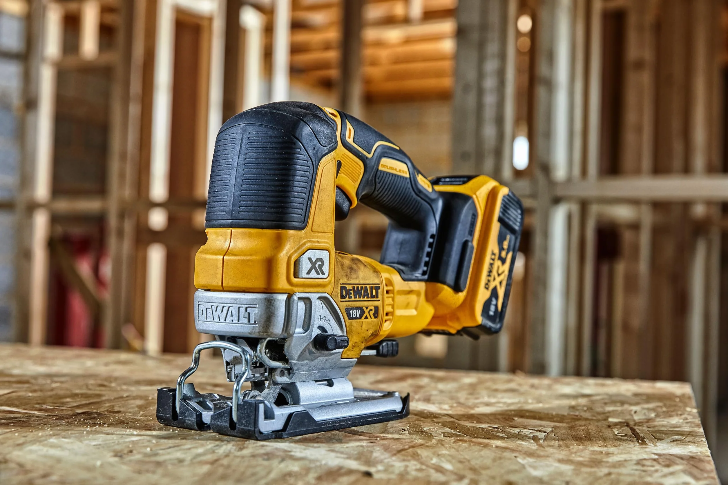 Dewalt Wyrzynarka Akumulatorowa, Żółty, 135 mm