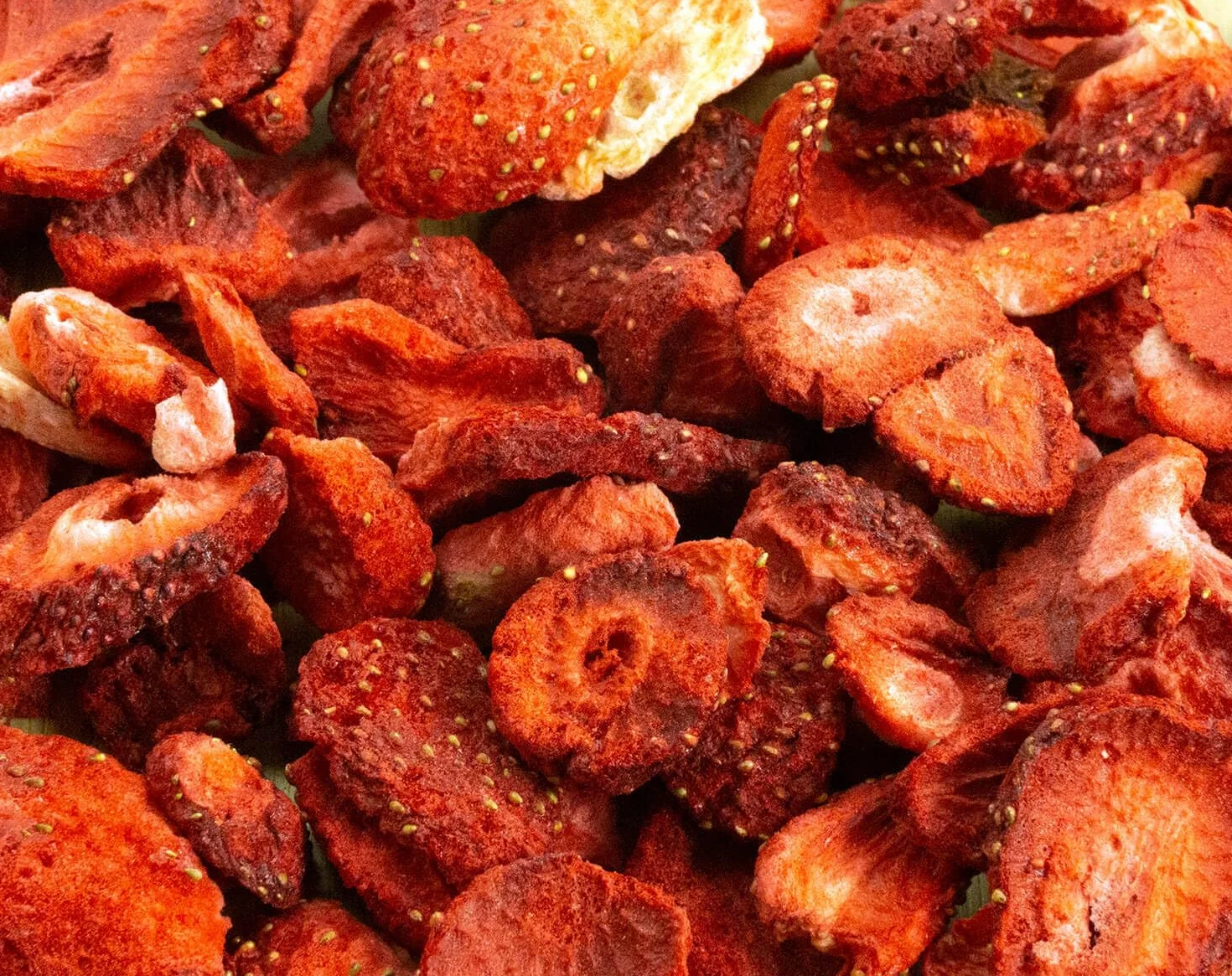 Getzoo Truskawki 25 g – delikatnie suszone, duże kawałki, naturalne przekąski dla gryzoni, bogate w witaminy smakołyki dla chomików, myszy i małych zwierząt