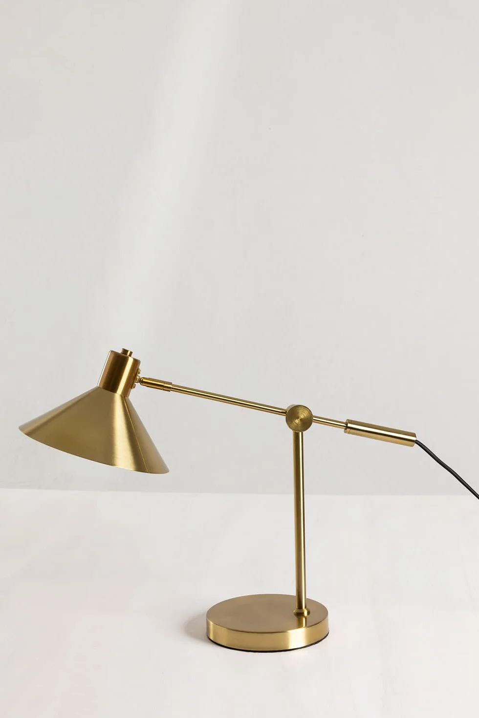 SKLUM Metalowa Lampa Stolowa Clayt