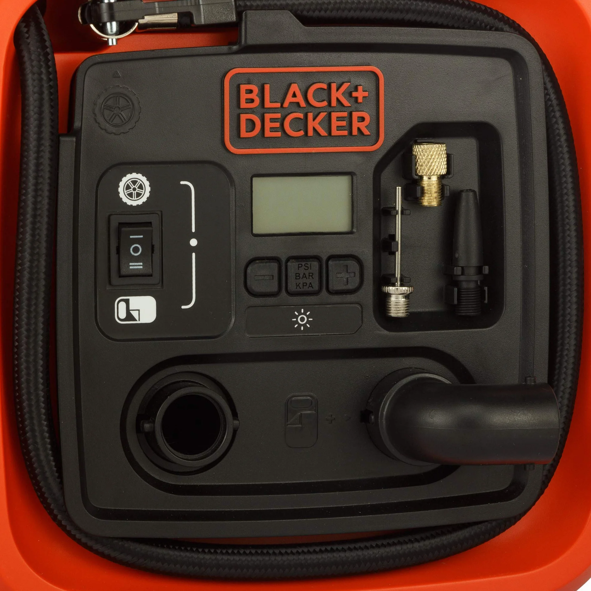 Black & Decker, Kompresor-sprężarka, zasilanie poprzez złącze 12V, 11 Bar, ASI400-XJ