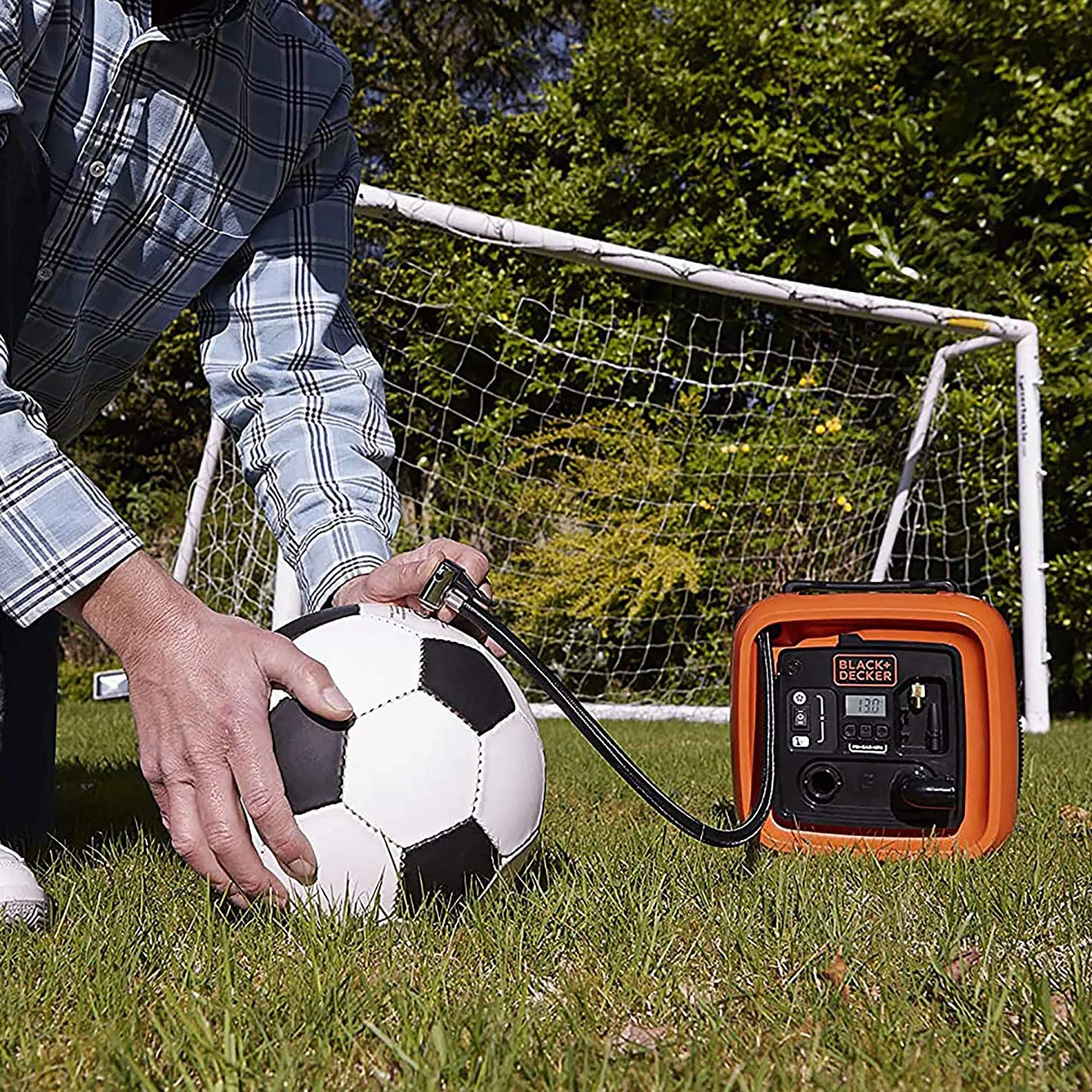 Black & Decker, Kompresor-sprężarka, zasilanie poprzez złącze 12V, 11 Bar, ASI400-XJ