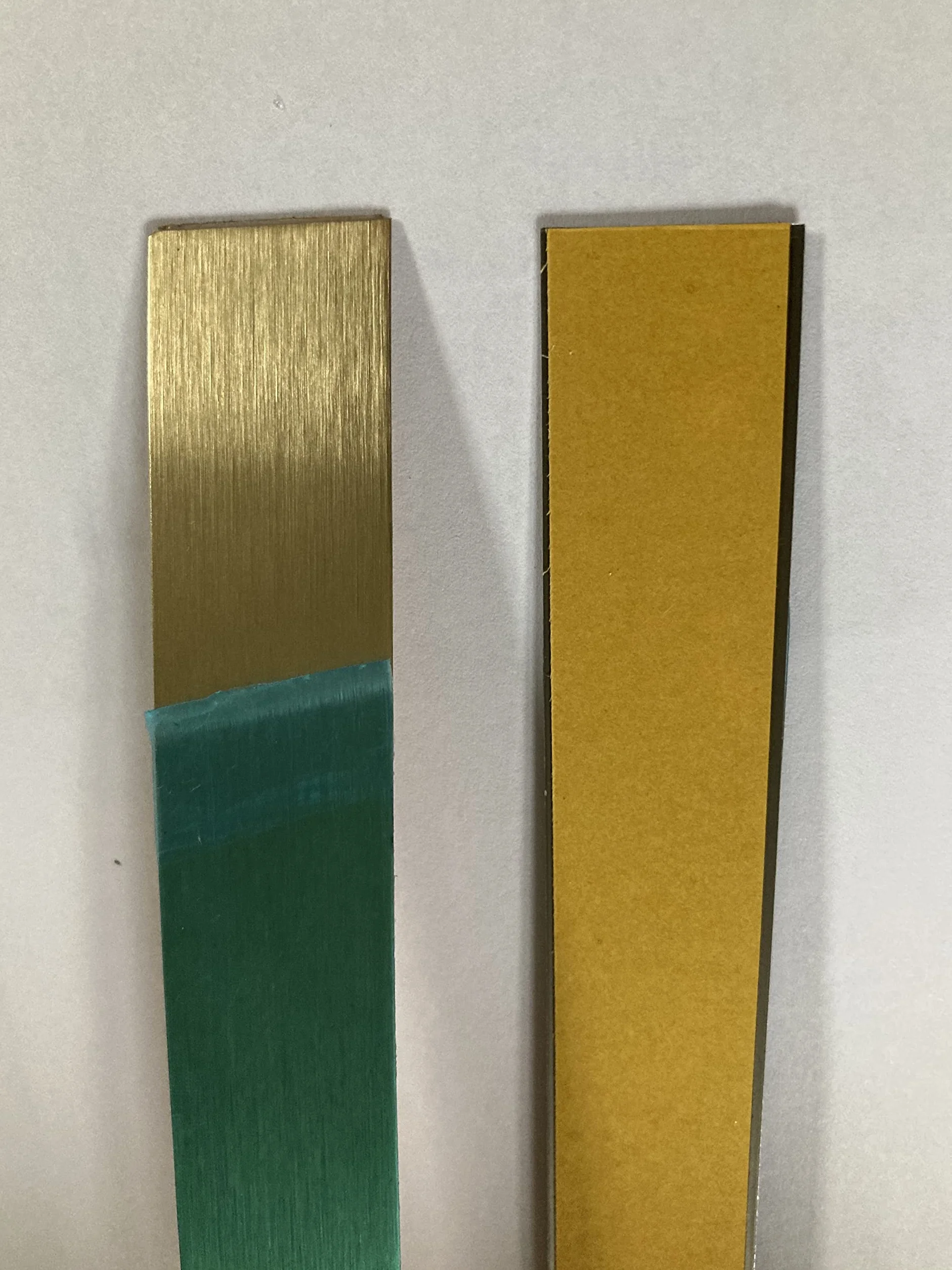 Mosiądz szczotkowany dł. x szer. x wys. 2500 x 60 x 0,5 mm samoprzylepna taśma blaszana, cięta blacha, listwa, listwa ozdobna, pasek ozdobny, pasek, listwa płaska, listwa osłonowa, listwa okienna