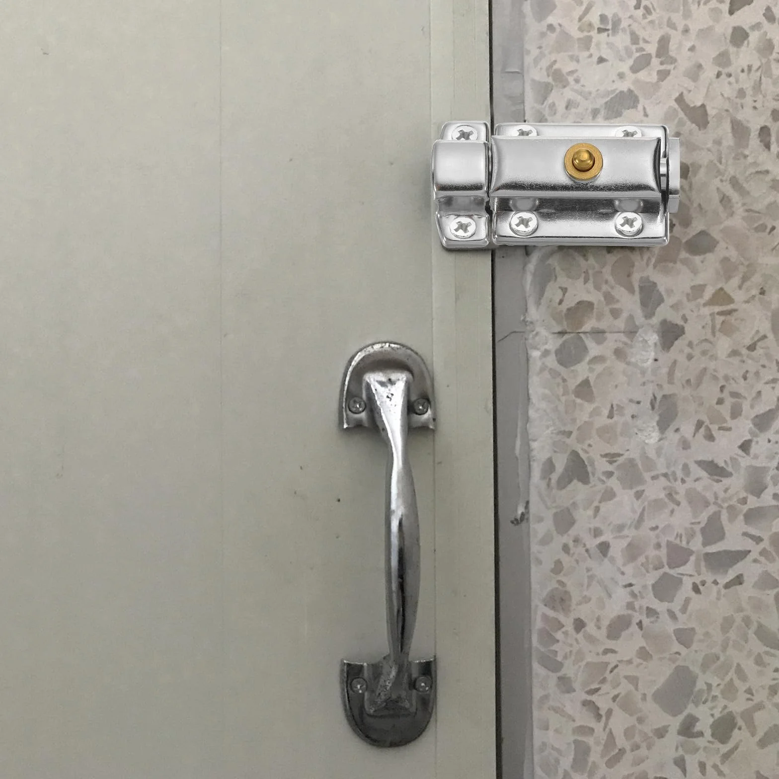 QUARKZMAN Sprężynowy trzpień rygielski, 2 x 3,5 cm, zamek bezpieczeństwa drzwi z przyciskiem, wewnętrzna rygiel do drzwi, zamek przesuwny, ze śrubami, szafka meblowa, srebrny, 2 sztuki