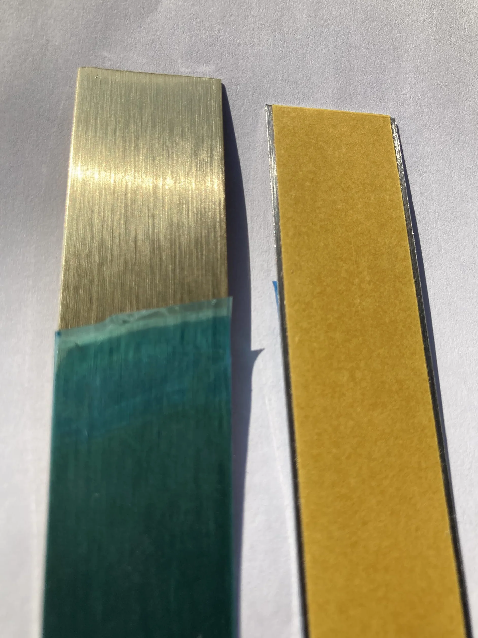 Mosiądz szczotkowany dł. x szer. x wys. 2500 x 60 x 0,5 mm samoprzylepna taśma blaszana, cięta blacha, listwa, listwa ozdobna, pasek ozdobny, pasek, listwa płaska, listwa osłonowa, listwa okienna