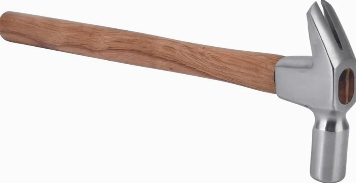 Młotek kowalski Młotek podkowy Narzędzie do pielęgnacji koni z drewnianą rączką Stalowy młotek z okrągłą główką do narzędzi do pielęgnacji koni