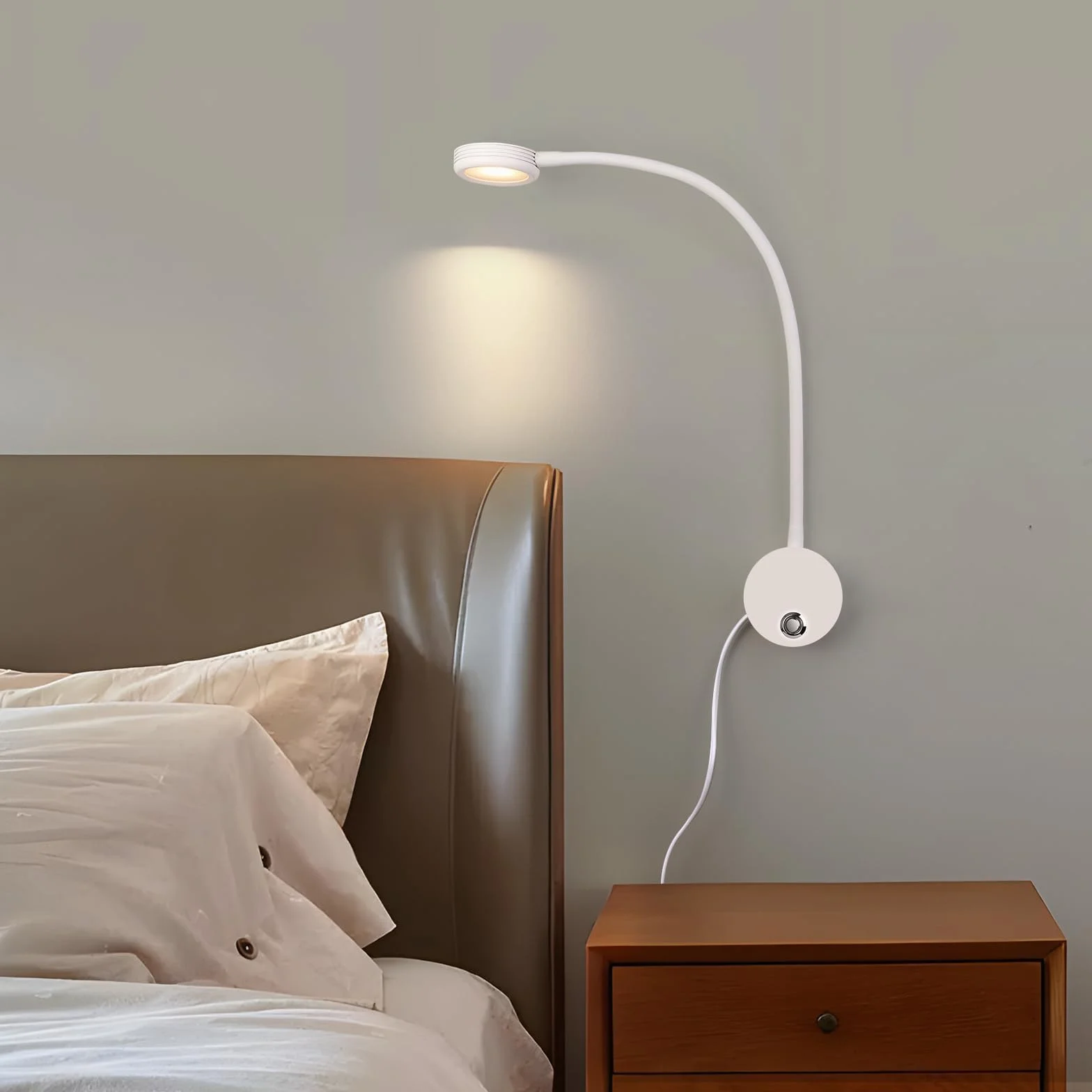ERWEY 2 lampki do czytania na ścianie, czytnik nocny z przełącznikiem dotykowym 3000-6000 K, port ładowania USB, 4 W obrotowy czytnik do łóżka z gniazdem i kablem do sypialni (biały)