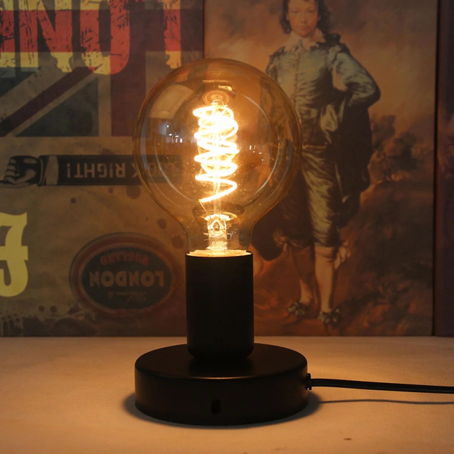 Oprawa lampy E27 z przełącznikiem czarna kabel 1,8 m retro
