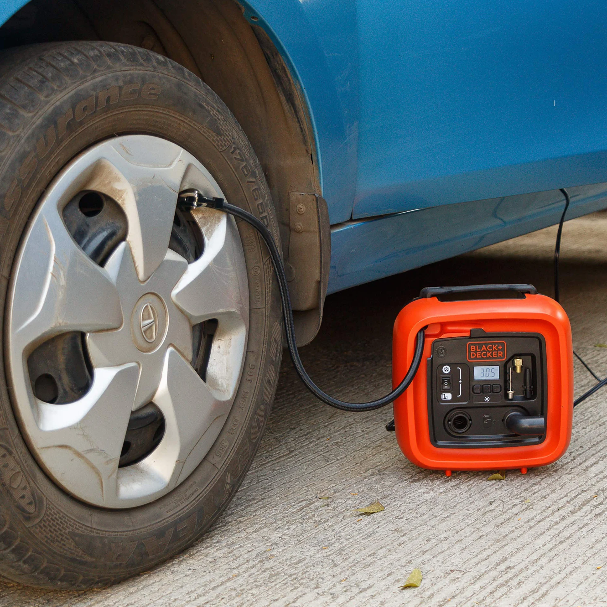 Black & Decker, Kompresor-sprężarka, zasilanie poprzez złącze 12V, 11 Bar, ASI400-XJ