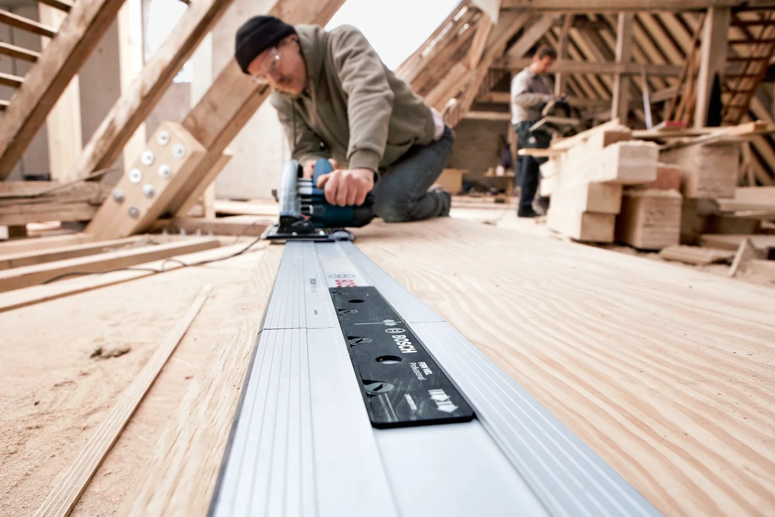 Bosch Professional: pilarka tarczowa GKS 65 GCE (1 800 W, Ø tarczy: 190 mm, opakowanie kartonowe)