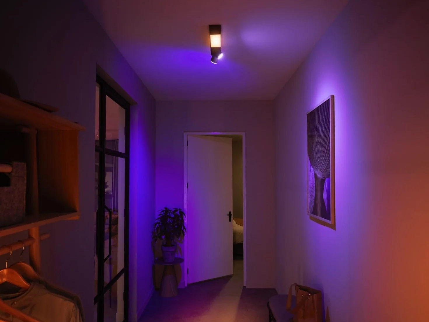 Philips Hue White & Color Ambiance Centris 2 sztuki, możliwość ściemniania, 16 milionów kolorów, sterowana aplikacją, kompatybilna z Amazon Alexa, czarny.