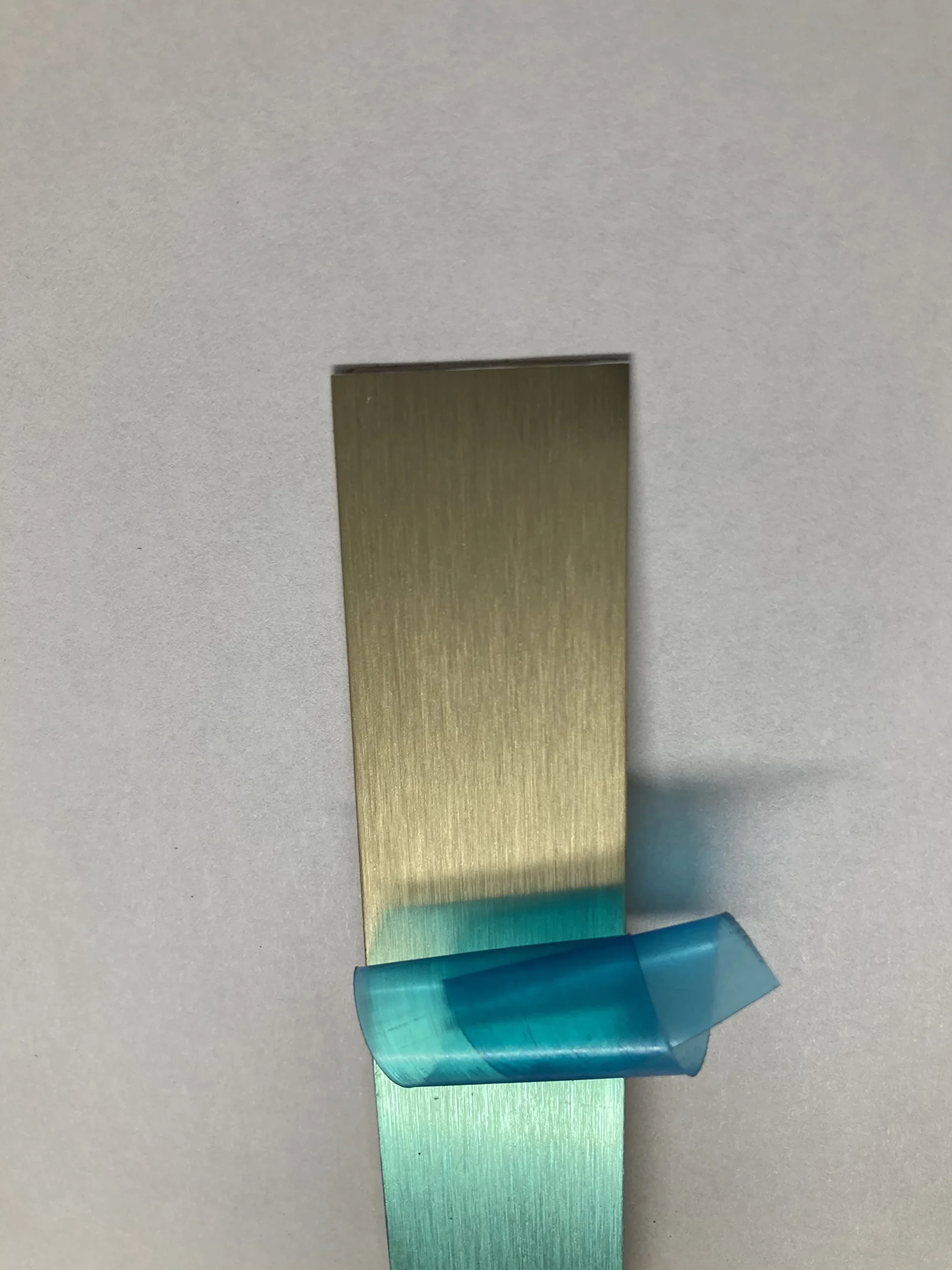 Mosiądz szczotkowany dł. x szer. x wys. 2500 x 60 x 0,5 mm samoprzylepna taśma blaszana, cięta blacha, listwa, listwa ozdobna, pasek ozdobny, pasek, listwa płaska, listwa osłonowa, listwa okienna