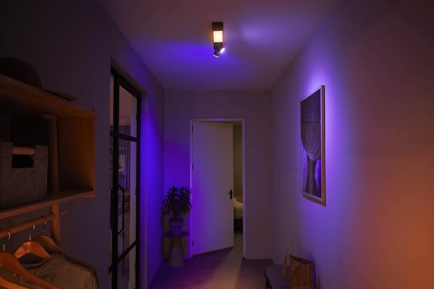 Philips Hue White & Color Ambiance Centris 2 sztuki, możliwość ściemniania, 16 milionów kolorów, sterowana aplikacją, kompatybilna z Amazon Alexa, czarny.