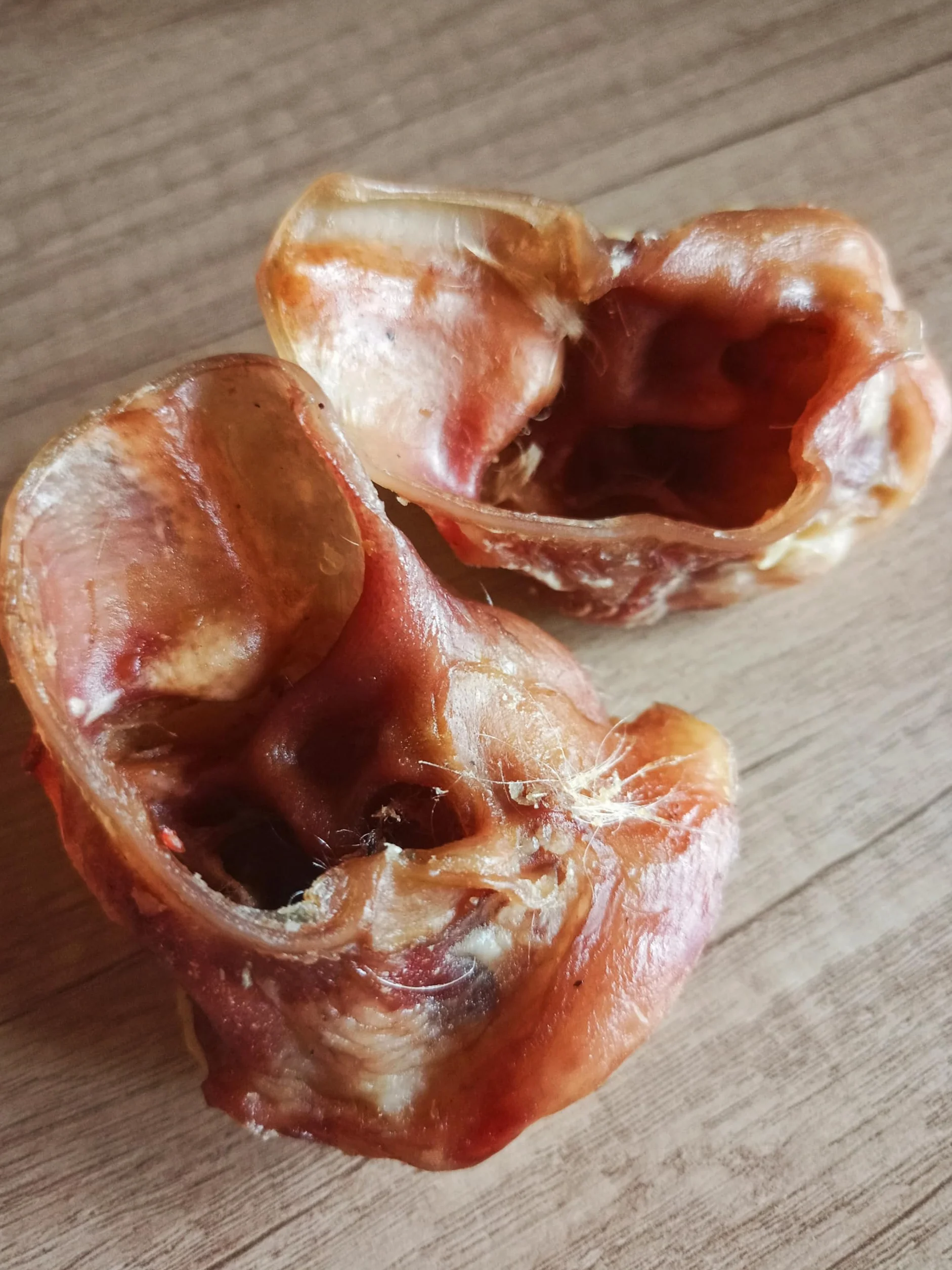 Suszone Ucho Wieprzowe Wewnętrzne dla Psów 1 kg Naturalny Przysmak Polska produkcja