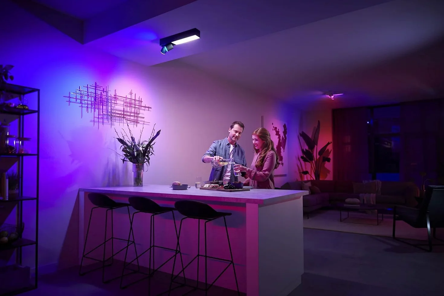 Philips Hue White & Color Ambiance Centris 2 sztuki, możliwość ściemniania, 16 milionów kolorów, sterowana aplikacją, kompatybilna z Amazon Alexa, czarny.
