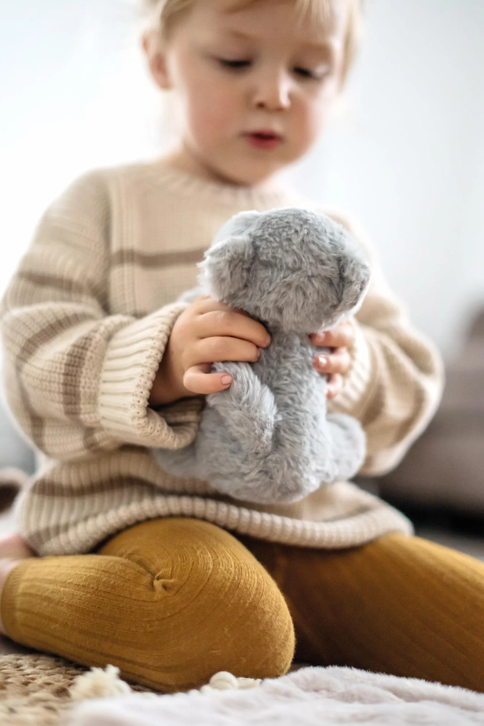 Pluszowy Kotek z zestawem do pielęgnacji i Torbą transportową Small Foot