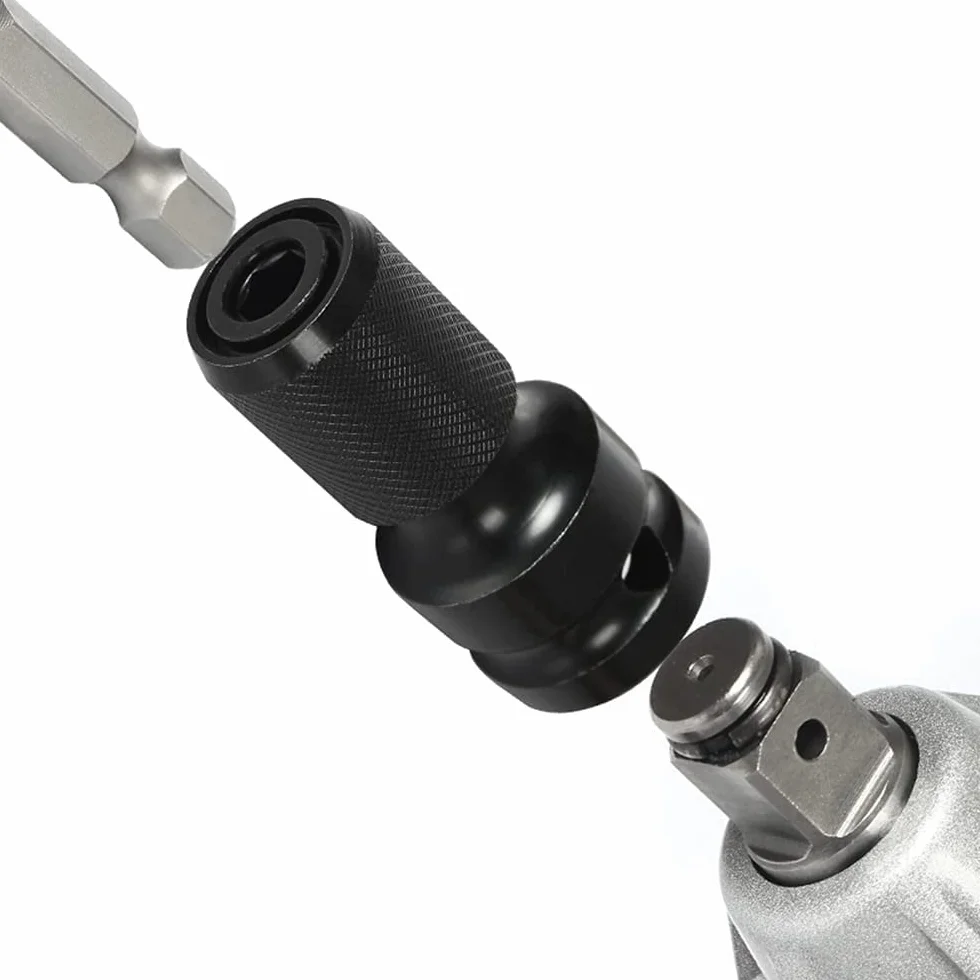 Zestaw 2 adapterów: 1/2" kwadrat na 1/4" sześciokąt do kluczy udarowych z grzechotką oraz adapter do uchwytu bitów wkrętakowych, dla większej elastyczności pracy.