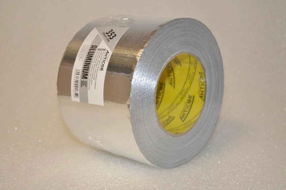 Aluminiowa taśma klejąca wzmocniona siatką 10 cm x 50 m do systemów wentylacyjnych i klimatyzacyjnych