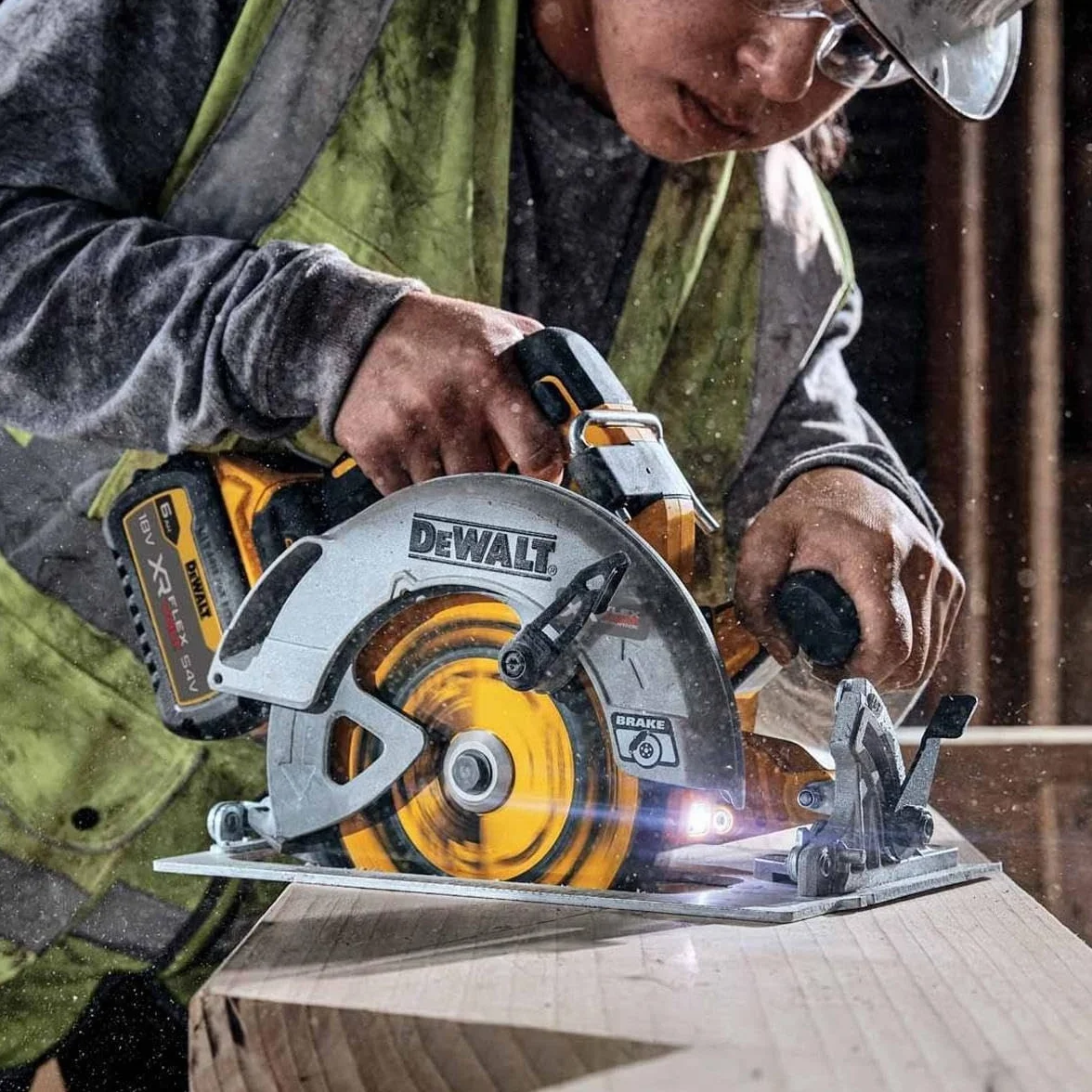 DEWALT DCS573NT-XJ, żółto-czarny, DCS573NT-XJ-Sierra Circular sin escobillas XR 18V XRP FV Advantage