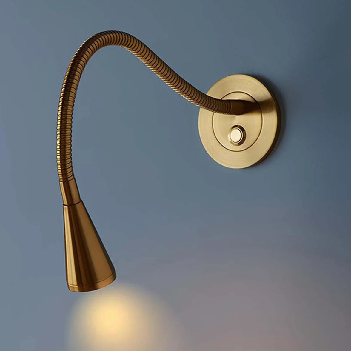 AoLa Lampa ścienna LED na gęsiej szyi z włącznikiem Ścienna lampka do czytania Wewnętrzna elastyczna obrotowa lampa ścienna 360° Złota ścienna lampka do czytania do sypialni stolik nocny hotel